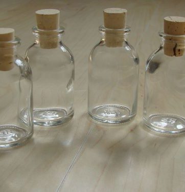 Mini glazen flesje 6 cm met of zonder kurk p/st.