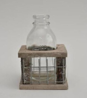 Houten mini kistje met gaas met flesje