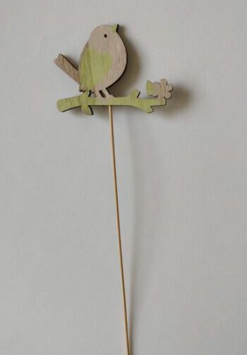 Houten vogel op stok