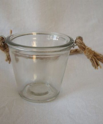 Vaasje met touw (en label)