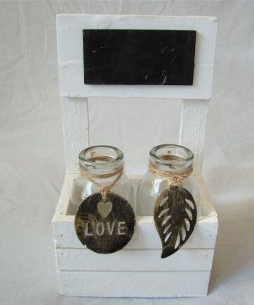 Bakje met krijtbordje en 2 flessen