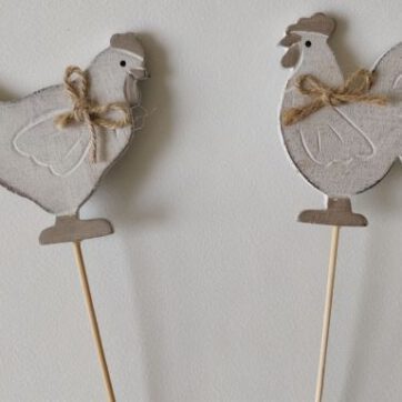Houten haan of kip op stok