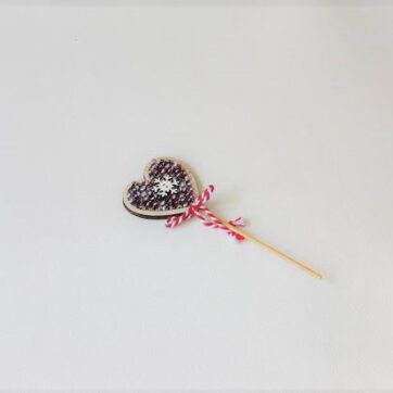 Hart op stok rood/wit kort