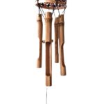 Windgong van bamboe en riet van 65 cm hoog om buiten op te hangen zodat de wind geluid gaat veroorzaken