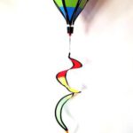 Gestreepte windspinner van 47 cm om buiten op te hangen zodat deze draait in de wind