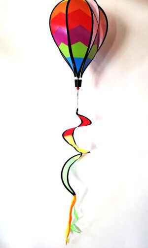 Gestreepte windspinner van 47 cm om buiten op te hangen zodat deze draait in de wind